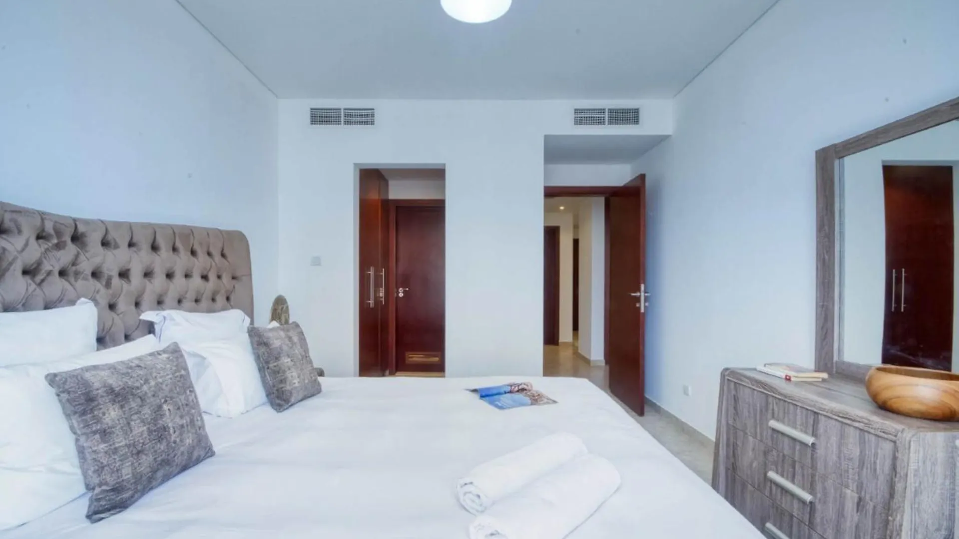 アパート Dream Inn Apartments- Emaar Towers - Rega Al Buteen ドバイ アラブ首長国連邦