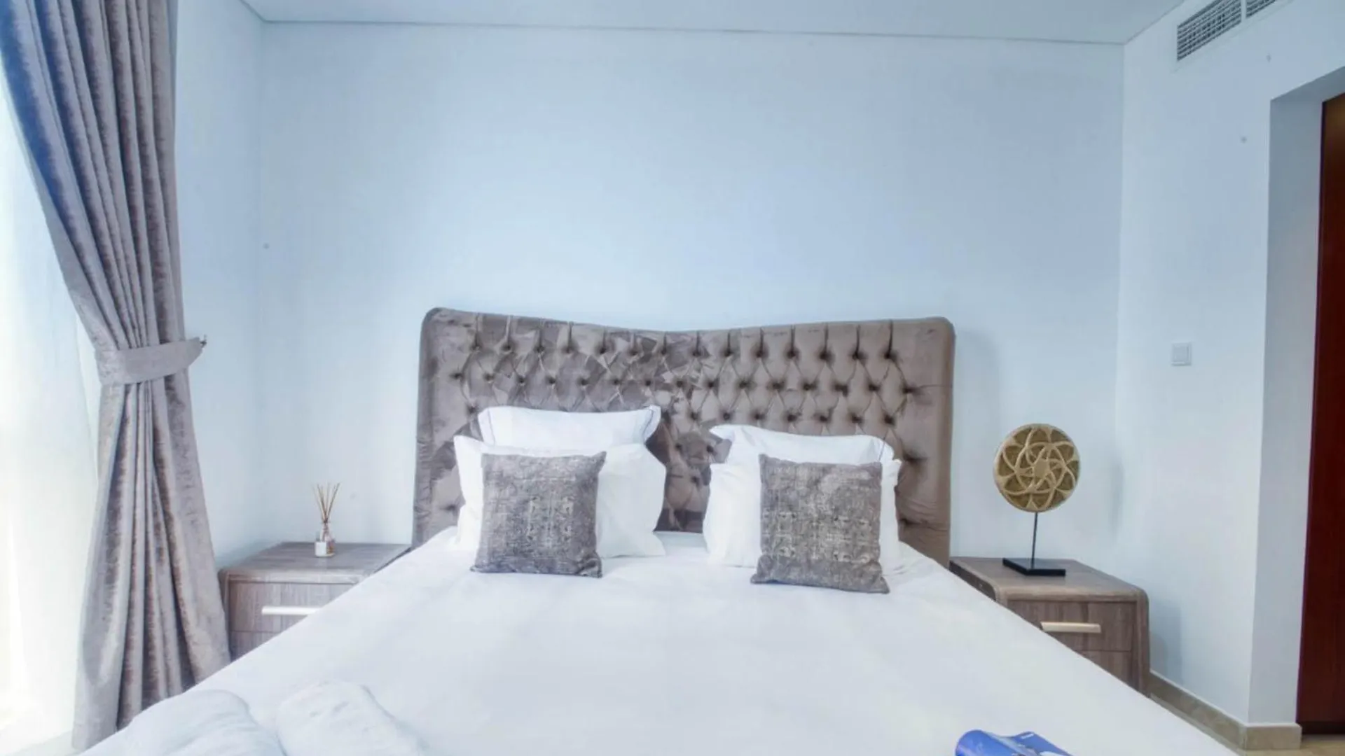 Dream Inn Apartments- Emaar Towers - Rega Al Buteen ドバイ